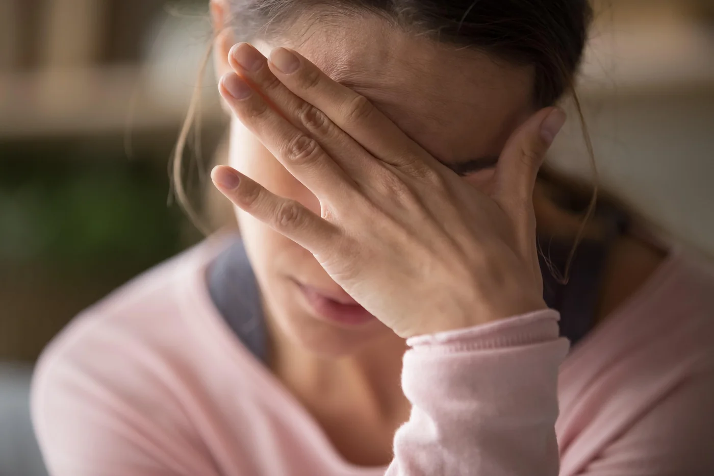 Persona con sobrecarga emocional asociada a ansiedad